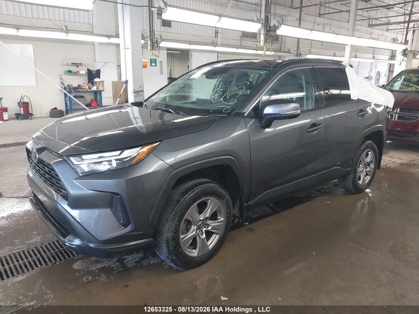2023 Toyota RAV 4, Удар сзади, IAAI, VIN 2T3R1RFV8PC360359 — фото 2