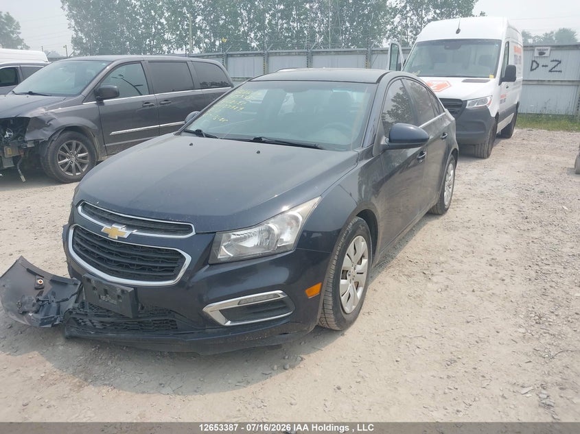 2016 Chevrolet Cruze Limited 1Lt, Front, IAAI, VIN 1G1PE5SB5G7127929 — photo 2