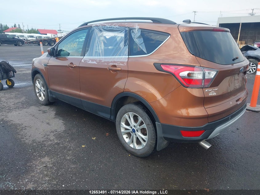 Vin: 1fmcu9gdxhua06032, lot: 3055357, ford escape se 20173