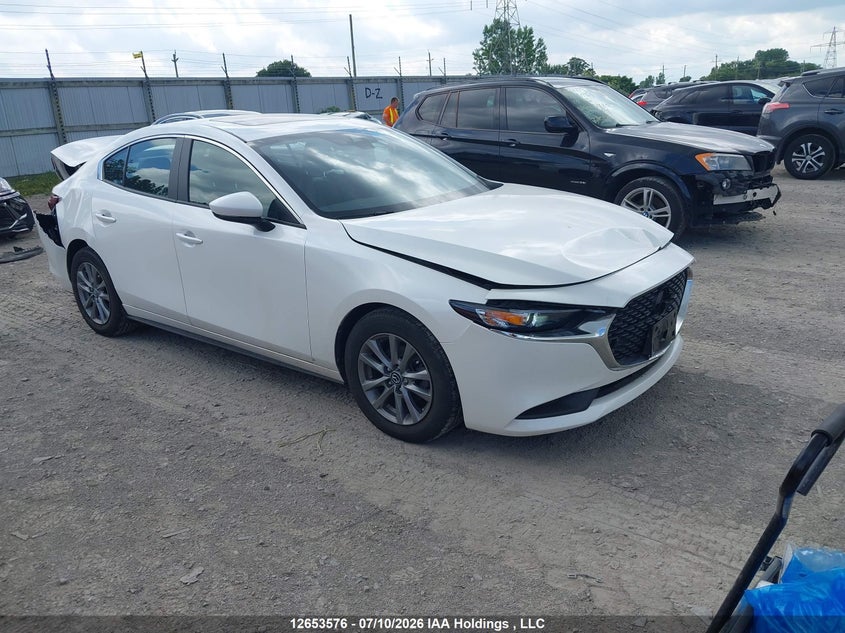 Vin: 3mzbpac7xpm372808, lot: 3055442, mazda 3 preferred 2023 img_1