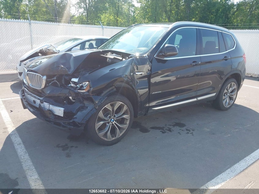 2017 BMW X3, Удар спереди, IAAI, VIN 5UXWX9C50H0T02318 — фото 2
