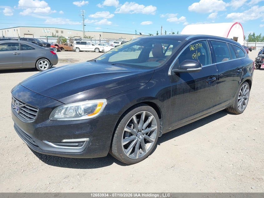 2015 Volvo V60, Благотворительность, IAAI, VIN YV1612SD7F1210028 — фото 2
