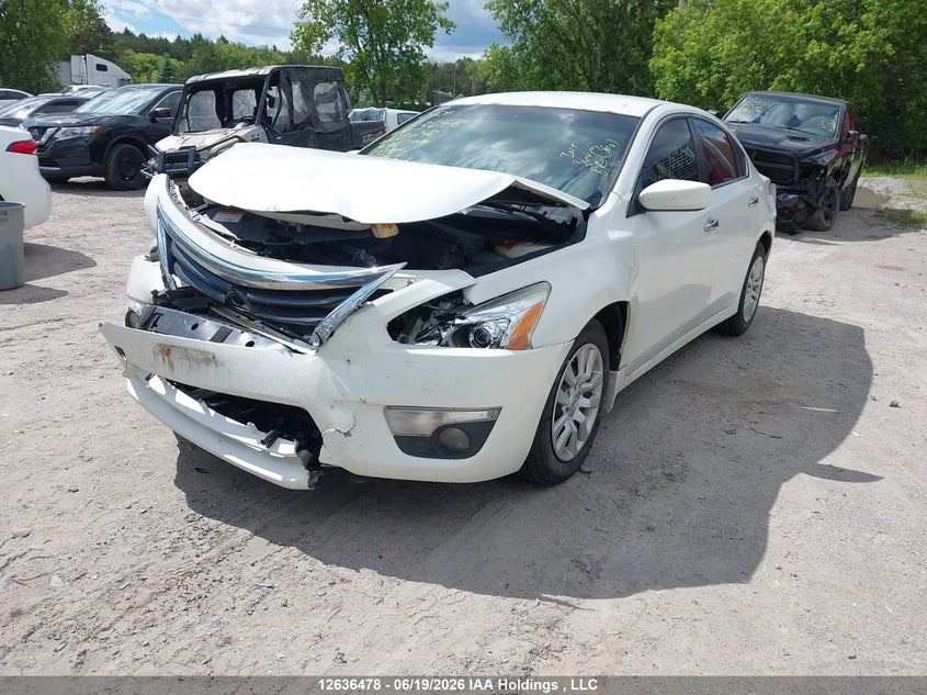 2014 Nissan Altima, Front, IAAI, VIN 1N4AL3AP6EN228240 — photo 2