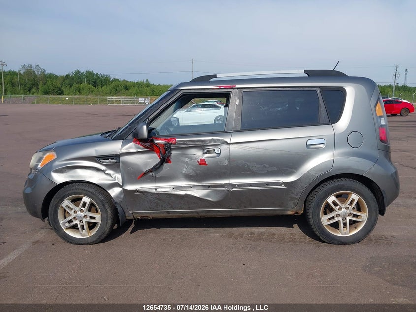 2010 Kia Soul +/!/Sport VIN: KNDJT2A24A7056507 Lot: 12654735