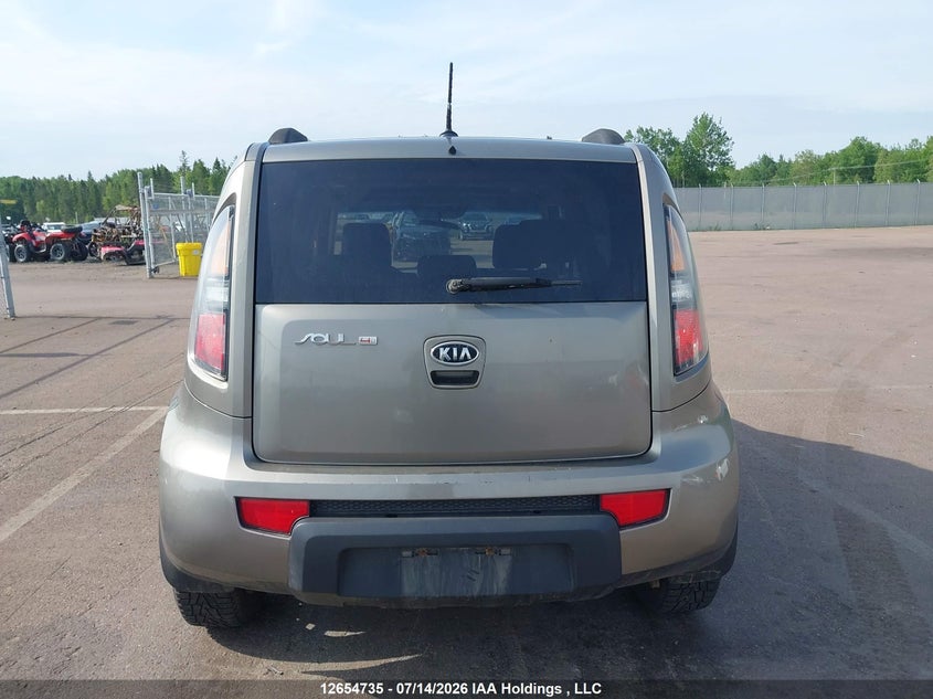 2010 Kia Soul +/!/Sport VIN: KNDJT2A24A7056507 Lot: 12654735