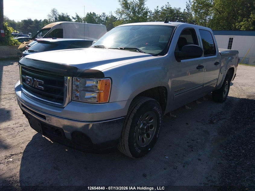 2010 GMC Sierra, Charity, IAAI, VIN 3GTRKUEA4AG123436 — photo 2
