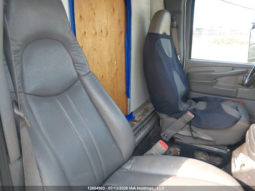 2006 Chevrolet Express Cutaway Work Van VIN: 1GBJG31U661192678 Lot: 12654903