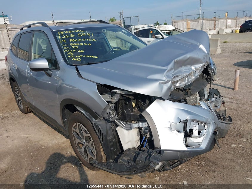 Vin: jf2skegcxkh506540, lot: 3057436, subaru forester premium 2019 img_1