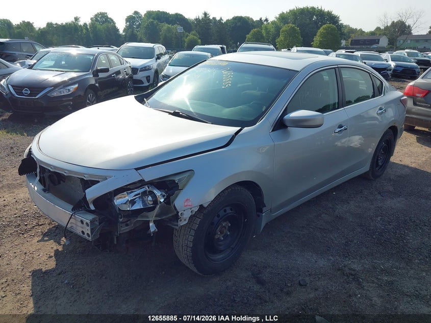 2014 Nissan Altima, Front, IAAI, VIN 1N4AL3AP4EN245828 — photo 2