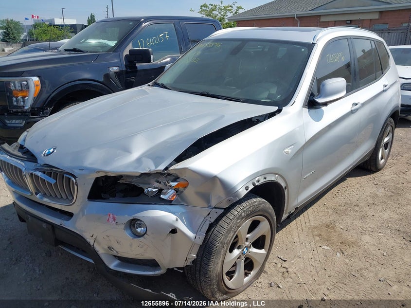 2011 BMW X3, Удар спереди, IAAI, VIN 5UXWX5C59BL705132 — фото 2