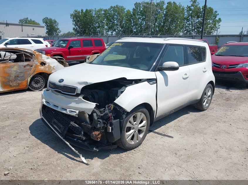 2015 Kia Soul, Front, IAAI, VIN KNDJP3A58F7117093 — photo 2