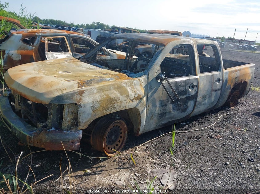 2011 Chevrolet Silverado, Theft Recovery, IAAI, VIN 3GCPKSE38BG287142 — photo 2