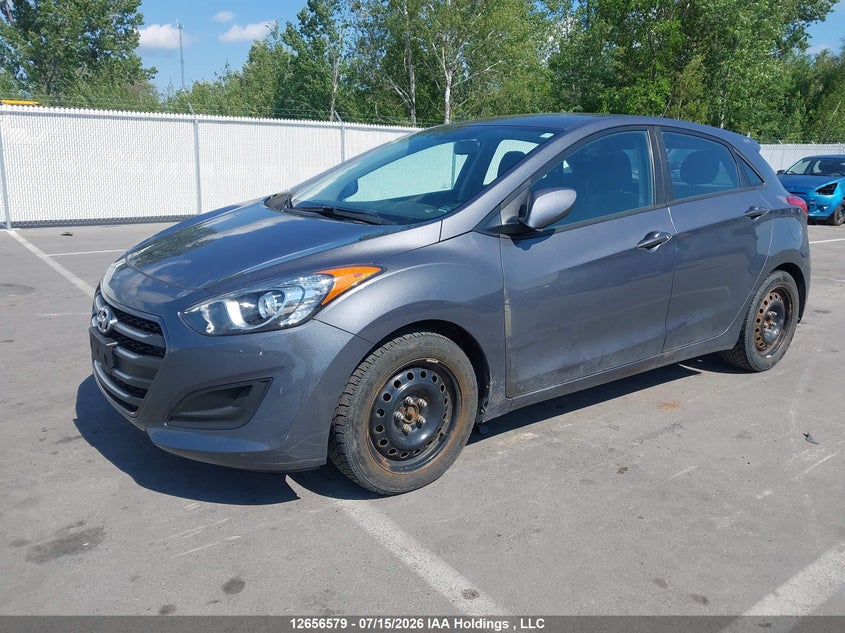 2017 Hyundai Elantra Gt, Удар спереди, IAAI, VIN KMHD25LH7HU373336 — фото 2