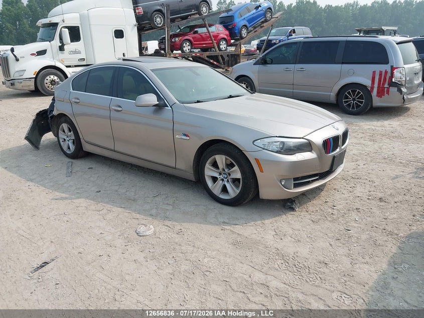 Vin: wbafr1c53bc741318, lot: 3058908, bmw 528i 2011 img_1