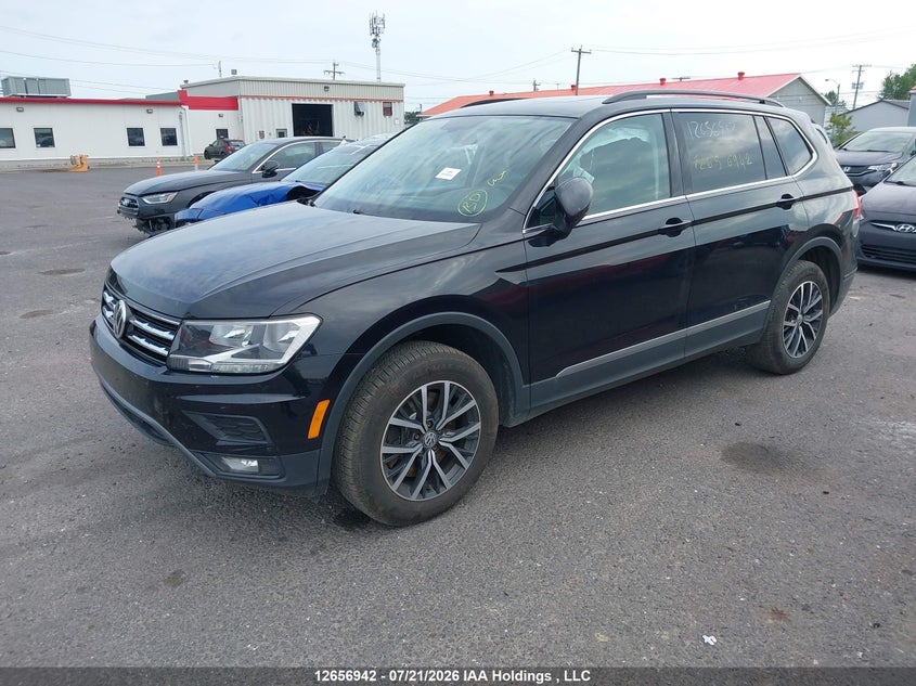 2020 Volkswagen Tiguan Comfortline/Iq Drive, Right Side, IAAI, VIN 3VV2B7AX3LM163199 — photo 2