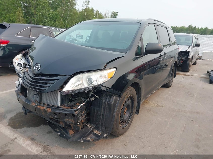 2015 Toyota Sienna, Front, IAAI, VIN 5TDZK3DC8FS650708 — photo 2