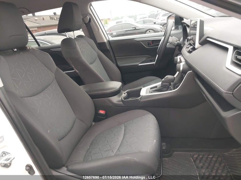 2025 TOYOTA RAV 4 SPORT UTILITY VEHICLE 2.5L I-4 DI, DOHC, VVT, 203HP