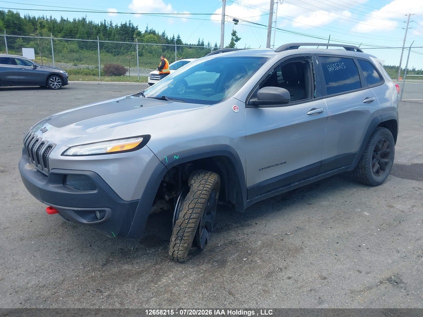 2016 Jeep Cherokee, Front, IAAI, VIN 1C4PJMBS1GW365974 — photo 2