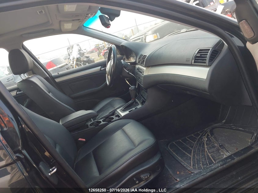 2005 BMW 3 Series VIN: WBAEU33445PR18985 Lot: 12658250
