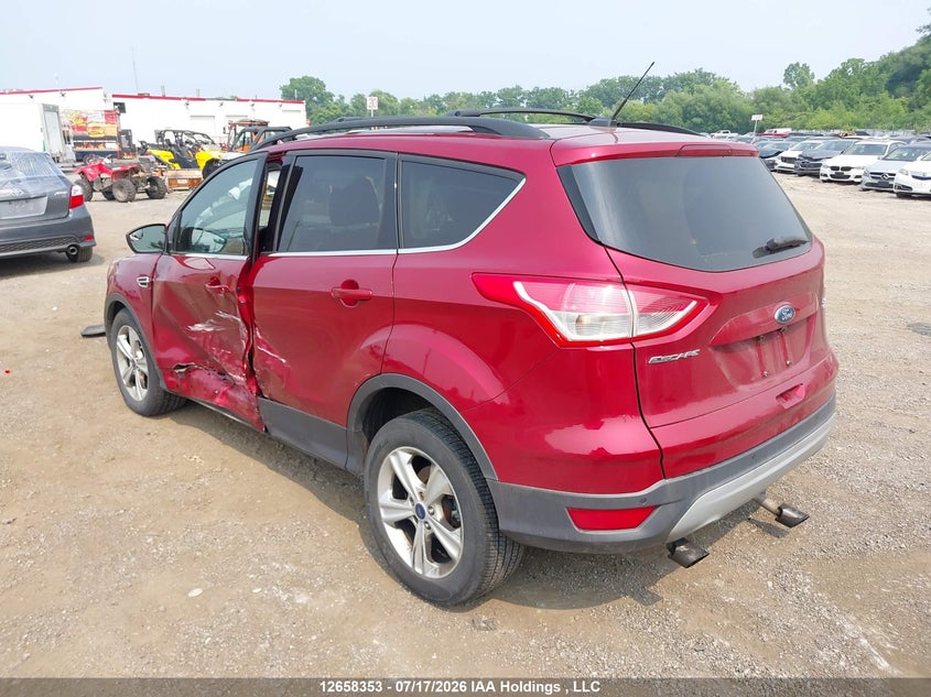 Vin: 1fmcu9g9xfuc48246, lot: 3060523, ford escape se 20153