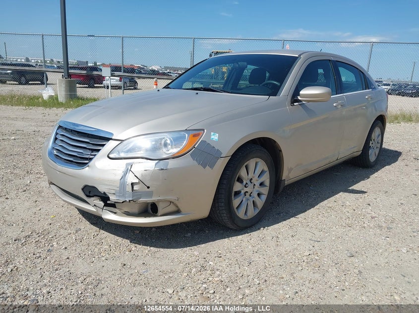 2014 Chrysler 200, Front, IAAI, VIN 1C3CCBABXEN229719 — photo 2