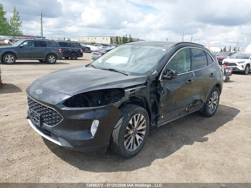 Vin: 1fmcu9j9xnua56221, lot: 3060543, ford escape titanium 20222