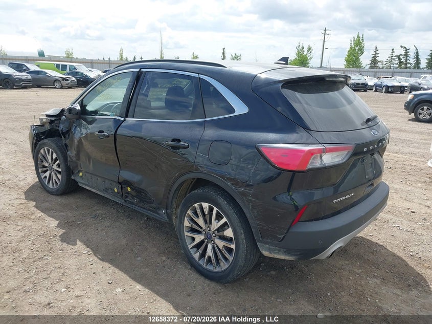 Vin: 1fmcu9j9xnua56221, lot: 3060543, ford escape titanium 20223