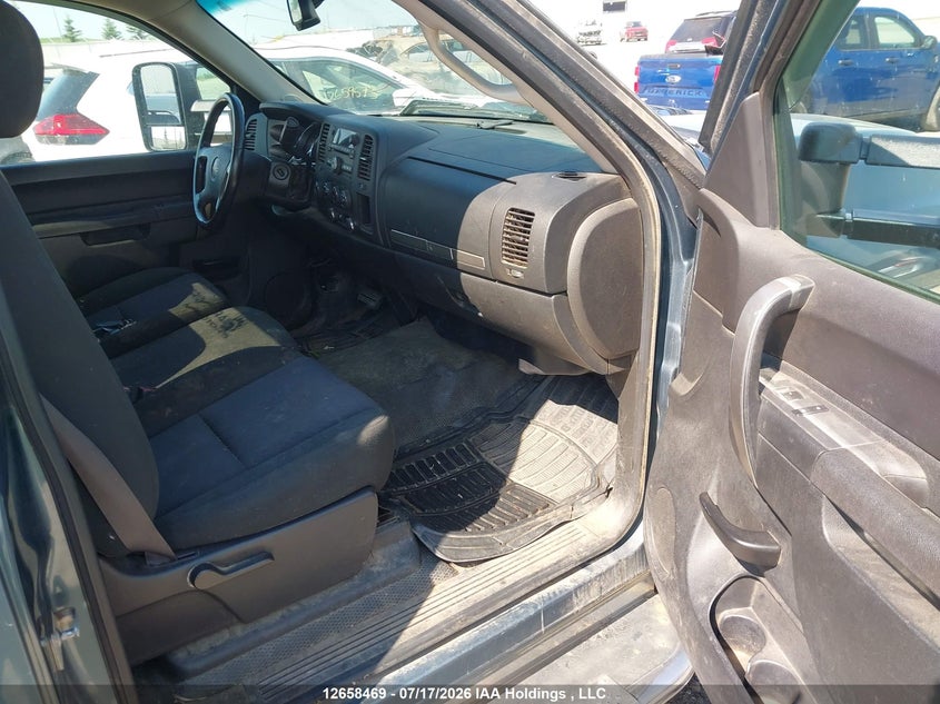 2012 GMC SIERRA 2500HD SLE PICKUP 6.0L V-8 VVT, 360HP
