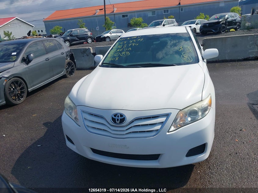 2011 TOYOTA CAMRY LE - zdjęcie 12