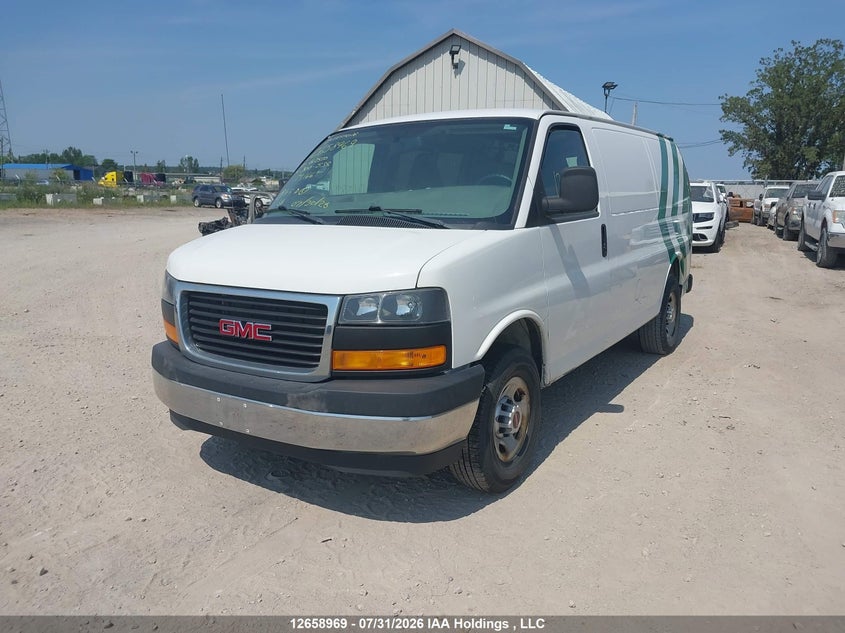 2018 GMC Savana, Windshield, IAAI, VIN 1GTW7AFG4J1300538 — photo 2