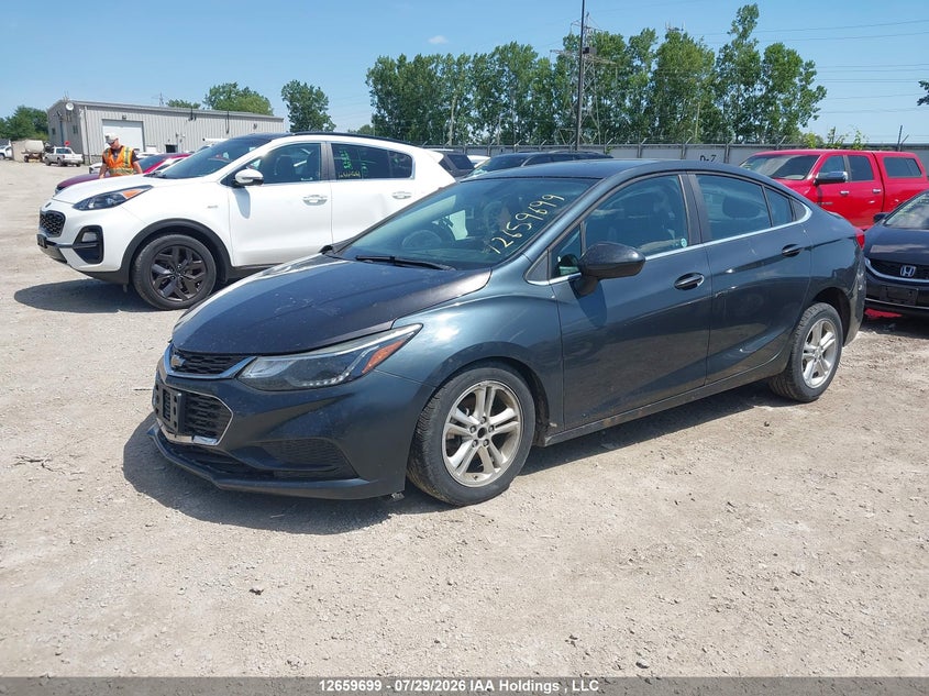 2018 Chevrolet Cruze, Right Front, IAAI, VIN 1G1BE5SM3J7100991 — photo 2