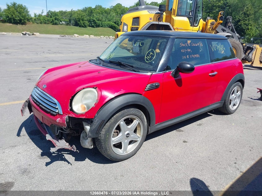 2009 MINI Cooper, Front, IAAI, VIN WMWMF33549TU70484 — photo 2