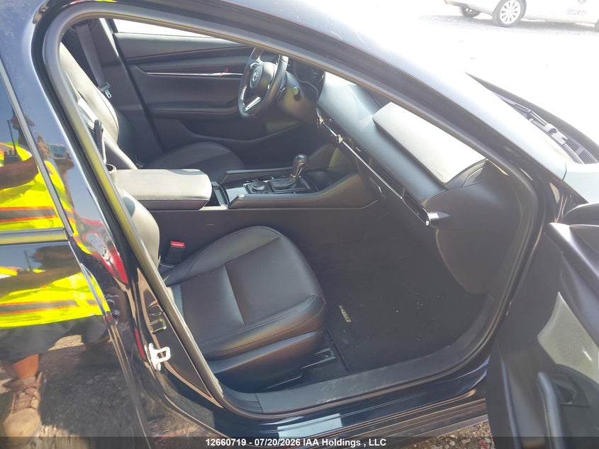 2025 MAZDA 3 SEDAN 2.5L I-4 DI, DOHC, VVT, 191HP
