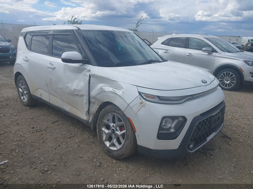 KNDJ33AU8L7041843 KIA SOUL Photo 1