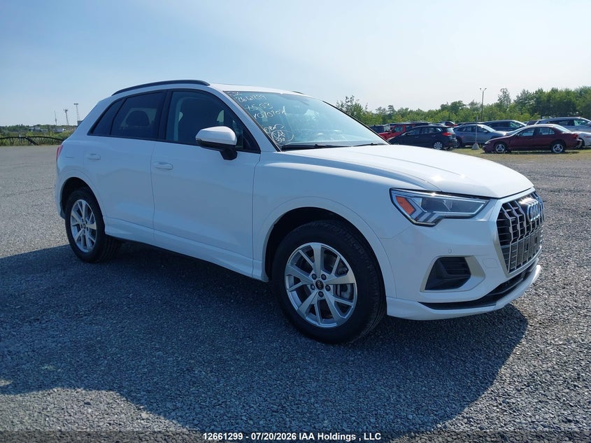 2025 Audi Q3 Premium 40, Вилучене, IAAI, VIN WA1AUCF33S1070708