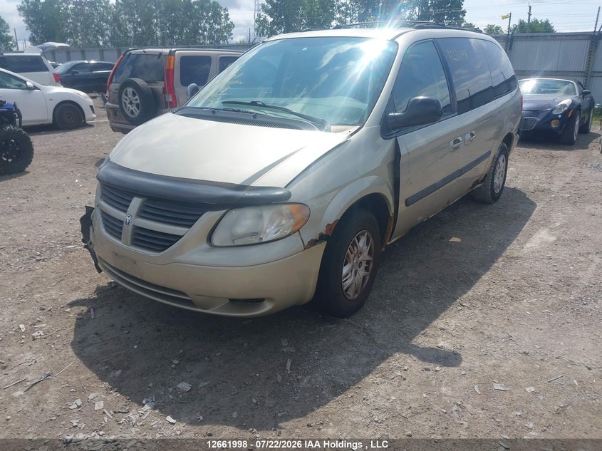 2005 Dodge Caravan, Front, IAAI, VIN 1D4GP24R85B405228 — photo 2