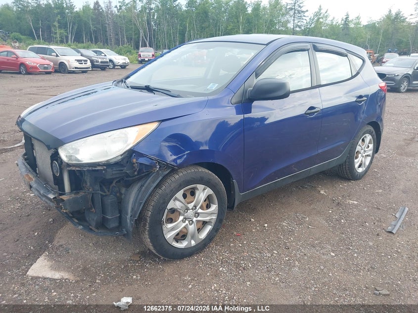2013 Hyundai Tucson Gl, Front, IAAI, VIN KM8JT3AC7DU551431 — photo 2