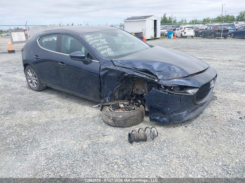 Vin: jm1bpakm4r1705482, lot: 3065360, mazda mazda3 sport gx 2024 img_1