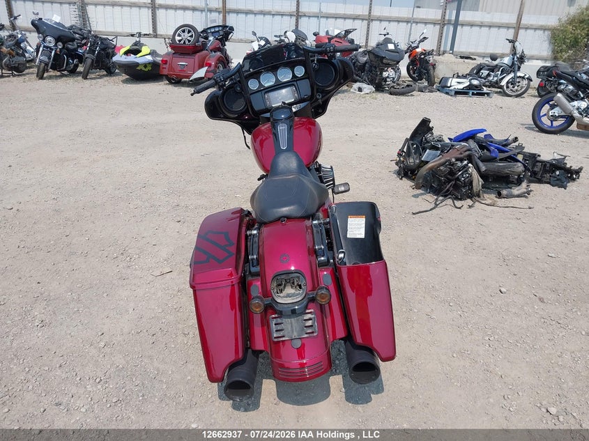 2018 HARLEY-DAVIDSON STREET GLIDE SPORT_BIKE 2