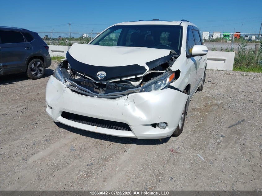 2015 Toyota Sienna, Front, IAAI, VIN 5TDDK3DC5FS100439 — photo 2