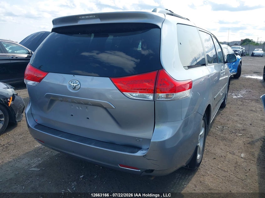 2014 TOYOTA SIENNA VAN 3.5L V-6 DOHC, VVT, 266HP