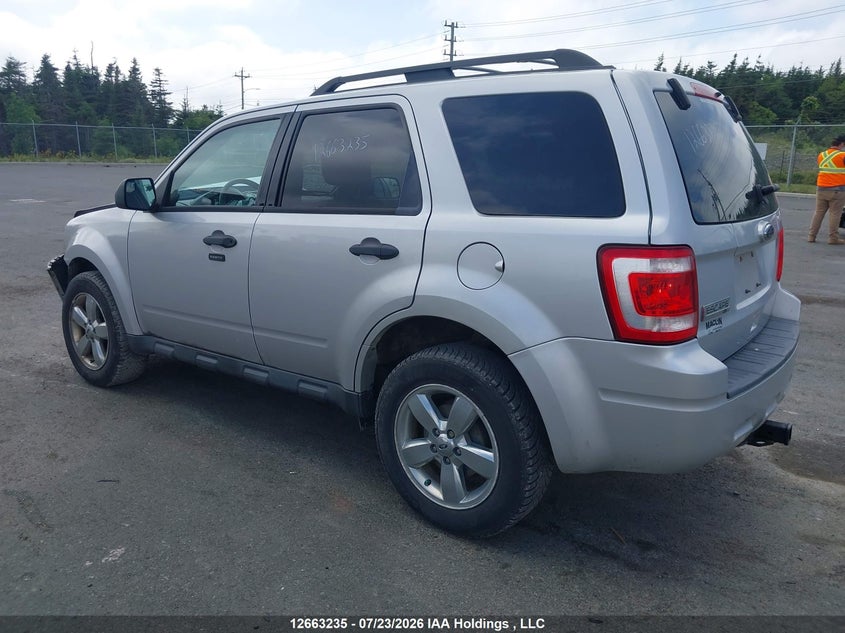 Vin: 1fmcu9d77akd03601, lot: 3065687, ford escape xlt 20103