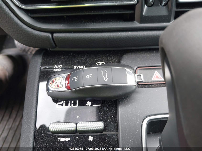 2025 Porsche Macan T VIN: WP1AA2A54SLB14655 Lot: 12646075X