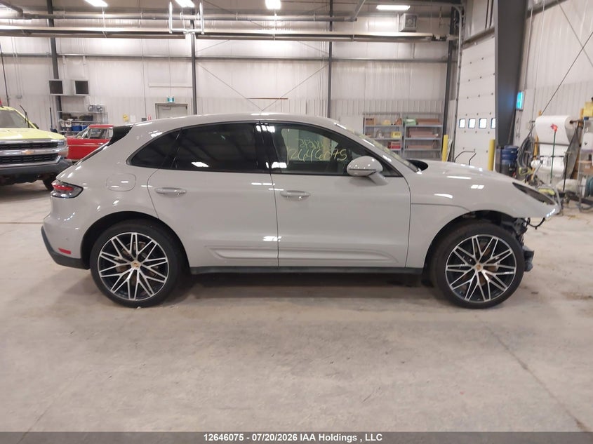 2025 Porsche Macan T VIN: WP1AA2A54SLB14655 Lot: 12646075X