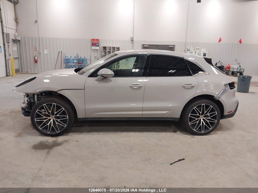 2025 Porsche Macan T VIN: WP1AA2A54SLB14655 Lot: 12646075X