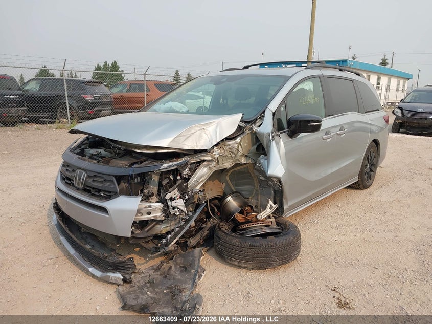 2025 Honda Odyssey Sport-L, Front, IAAI, VIN 5FNRL6H76SB500381 — photo 2