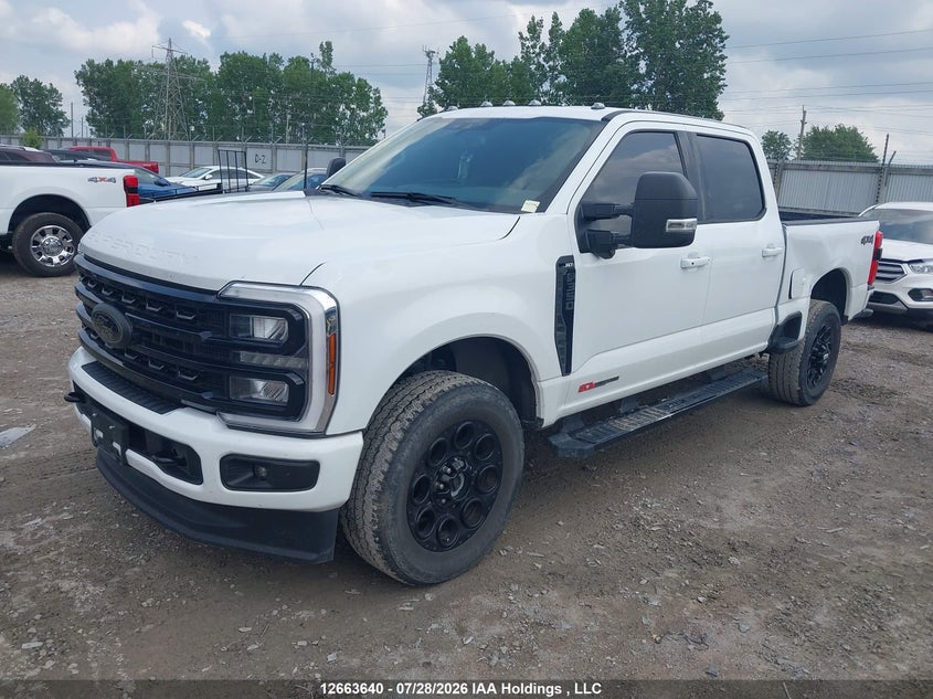 2024 Ford F-350 Xlt, Left Side, IAAI, VIN 1FT8W3BM8REC31361 — photo 2