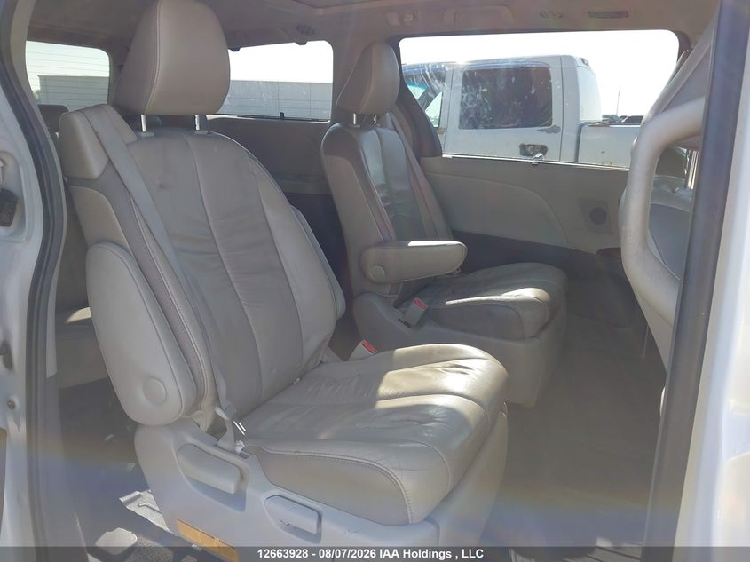 2011 TOYOTA SIENNA VAN 3.5L V-6 DOHC, VVT, 266HP