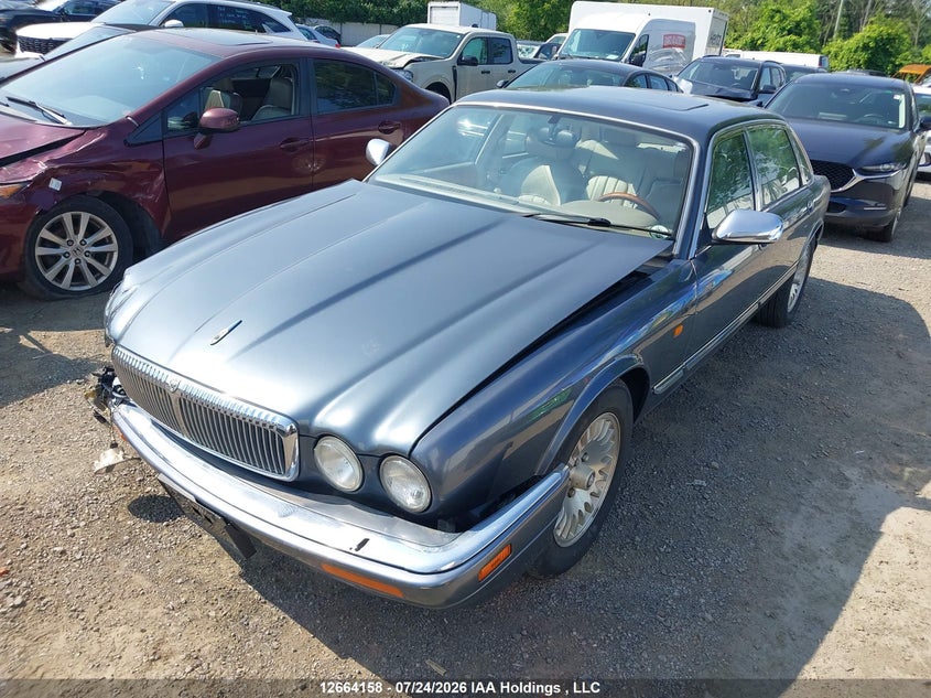 1997 Jaguar XJ, Front, IAAI, VIN SAJKN624XVC806240 — photo 2