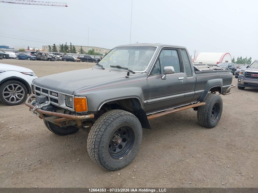 1987 Toyota Pickup Xtracab Rn67 Sr5, Right Side, IAAI, VIN JT4RN67SXH5051734 — photo 2